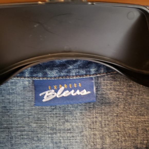 Womens size medium,  Express Bleus, denim jacket, snap buttons - Picture 2 of 5